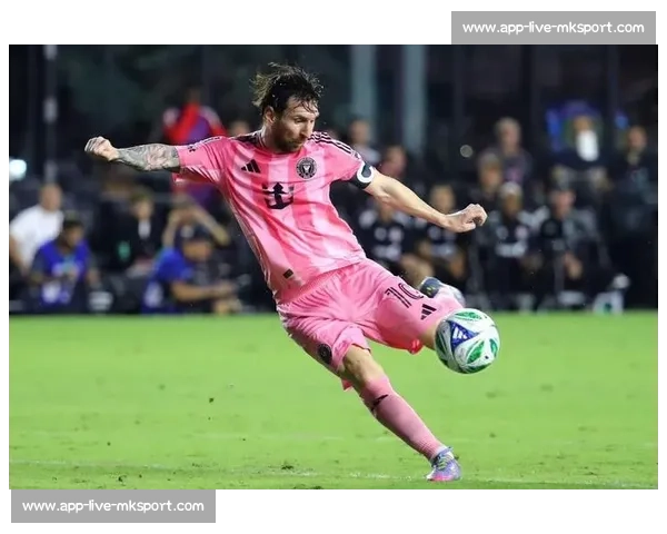 恩里克警示迈阿密战不可松懈：梅西仍是足坛标杆